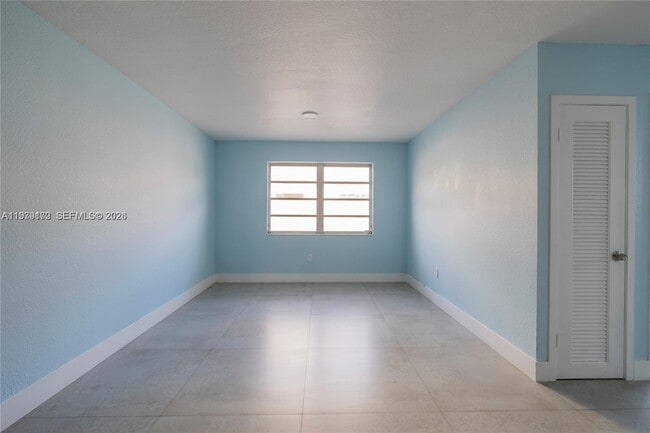 Photo - 1250 SW 4th St Unidad 6