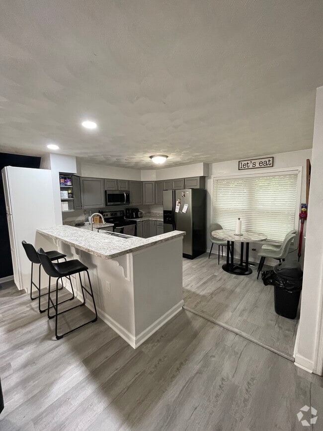 Building Photo - 8550 Tidewater Dr Unit # Rental