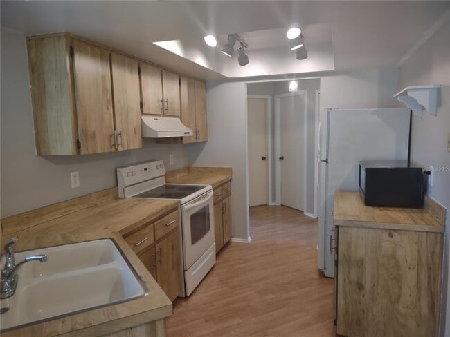 Photo - 11117 Upton St