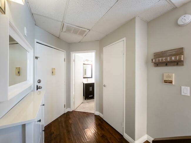 Photo - Luxury Living in Toluca Lake! OPEN HOUSE JUNE 6TH, 2026 from 11:AM to 12:30 PM Unit 18
