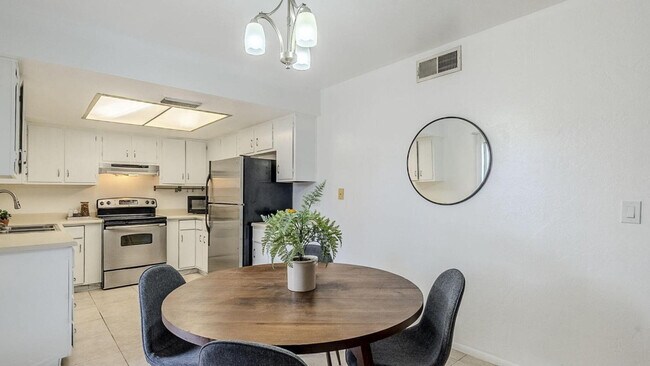 Photo - 16 W Loma Vista Dr Unit Apt 104