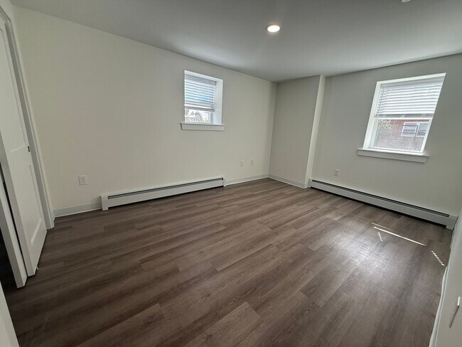 Photo - 2 Bed • 1 Bath • Renovated Unit • Parking • Dishwasher • A/C