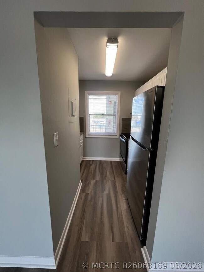 Building Photo - 2605 NW 135th St Unit 101