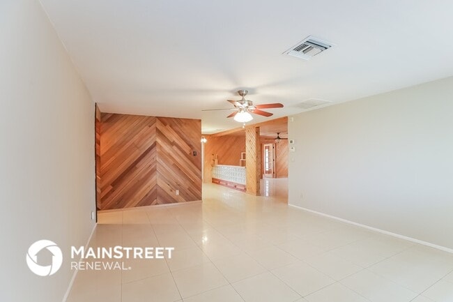 Photo - 4613 N 80th Dr