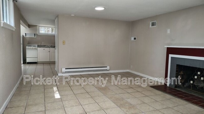 Photo - 4121 W D St Unit B