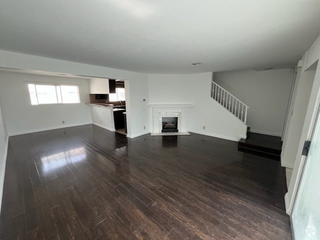 Building Photo - 18550 Hatteras St Rental