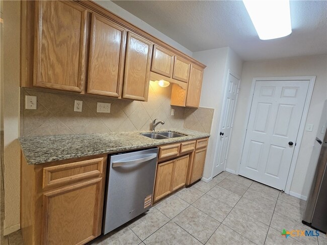 Building Photo - 5705 Mandalay Dr