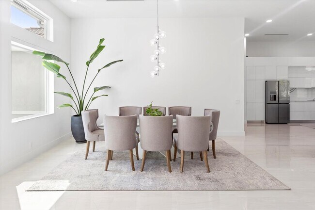 Photo - 3847 Crestwood Cir