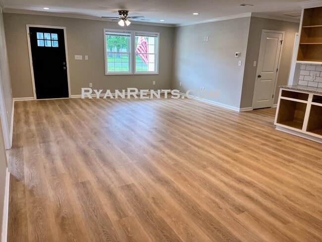 104 Laurel Spring Dr