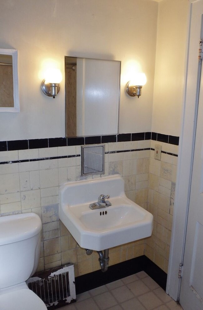 Photo - Two Bedroom House Close To Downtown