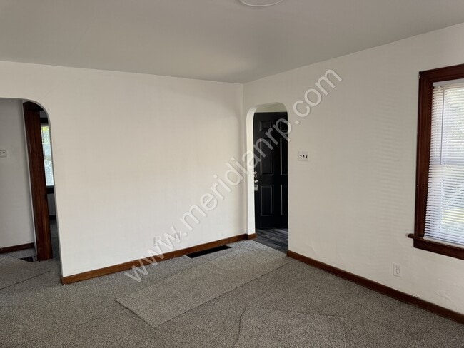Photo - 2021 Redwood Ave