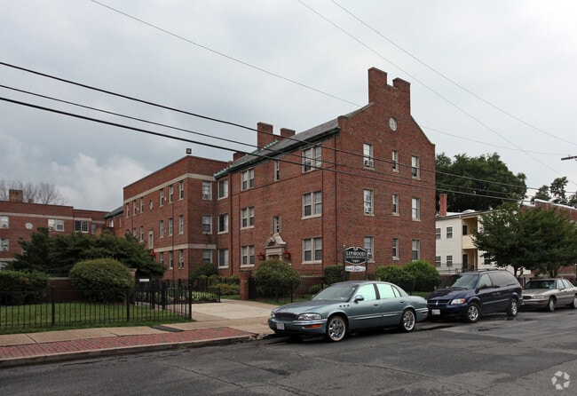 Linwood Apartments