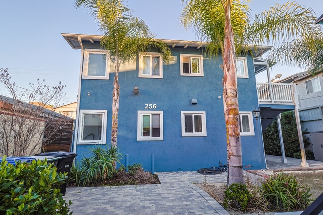 Photo - 256 W Tujunga Ave Unit B