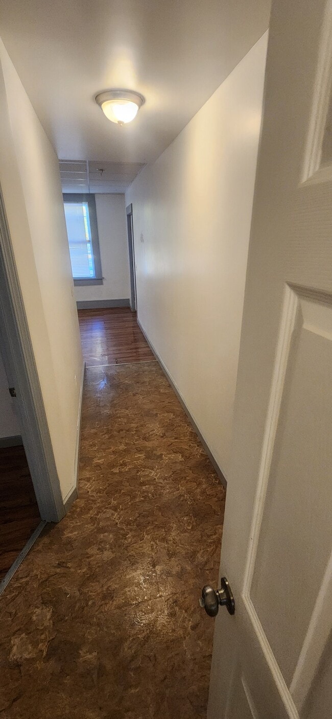 16 Bardwell St Unit 1 r
