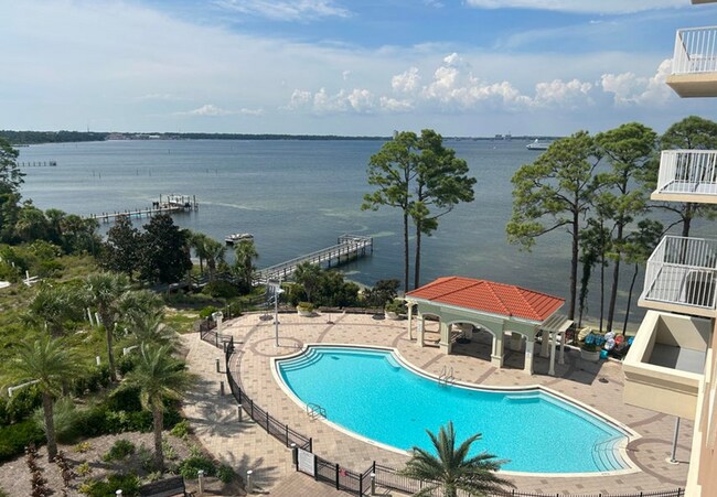 Photo - 2400 Grandiflora Blvd