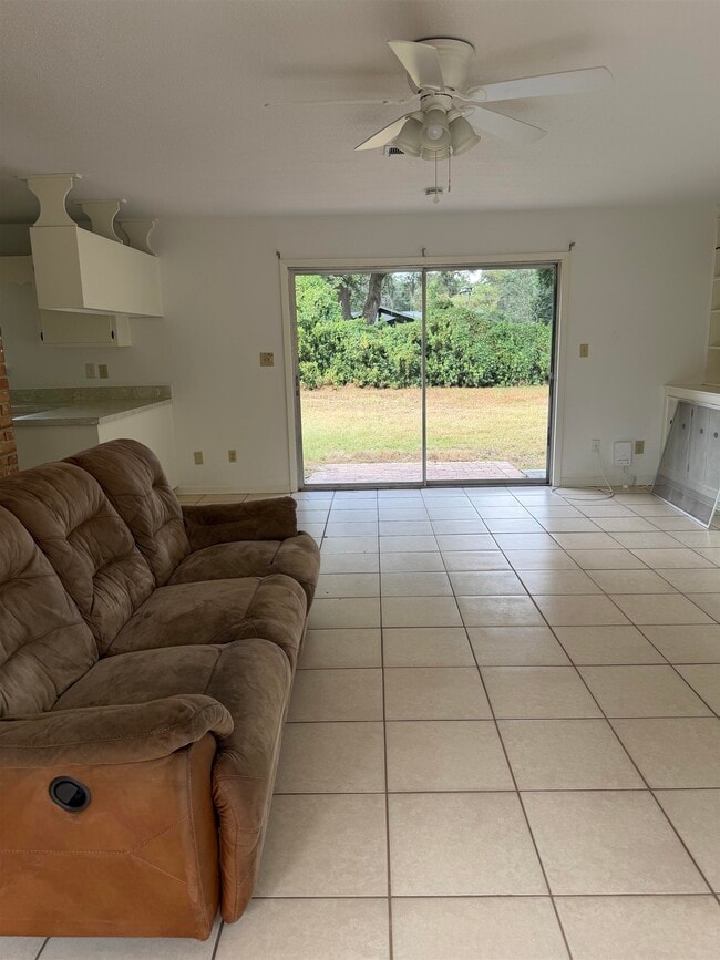 Photo - 1932 Shady Oaks Dr