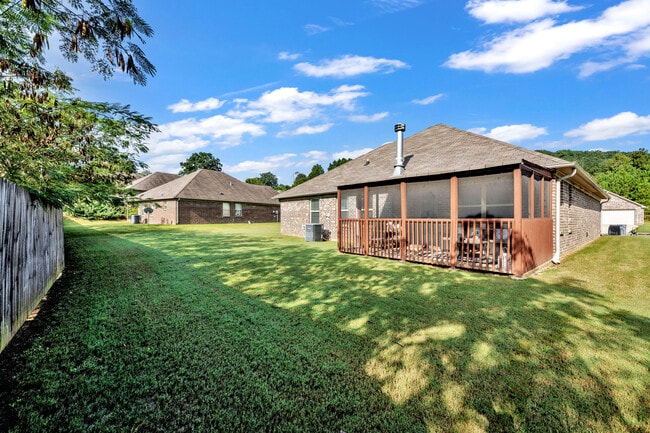 5623 Goodwin Ct