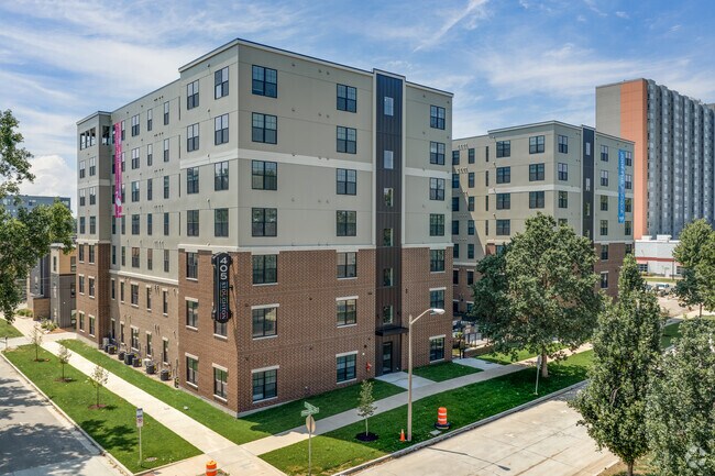 405 E Stoughton St - 405 E Stoughton St Apartments
