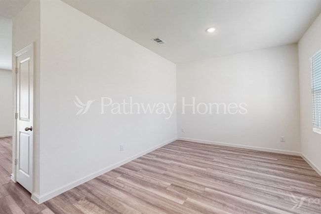 Photo - 1428 Ancer Wy