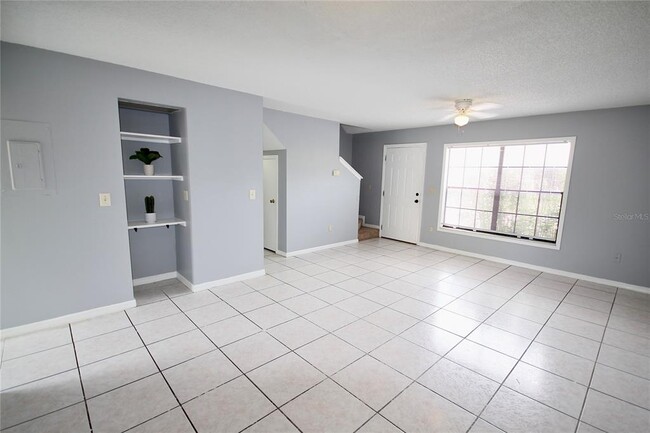 Photo - 3283 Oak Lake Pl