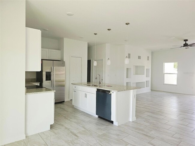 Photo - 39 Catalina Ct