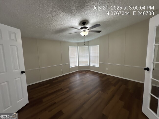 Photo - 824 City Pond Rd