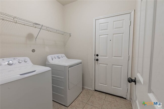 Building Photo - 118 Texas Thistle Rental