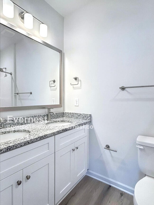 Photo - 413 S Davis St