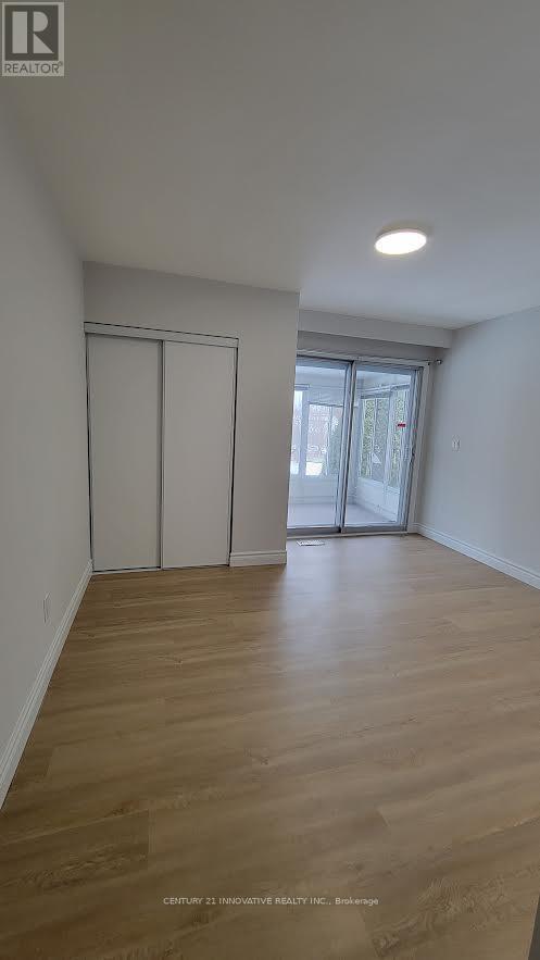 Photo - 83 Thickson Rd