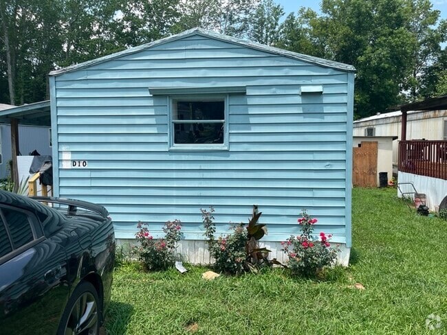 Building Photo - 2 Bed 1 Bath Mobile Home
