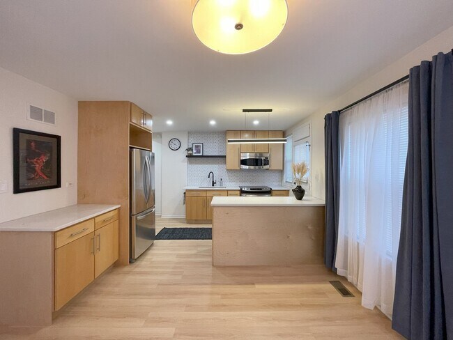 Photo - 2937 Lincoln Ave