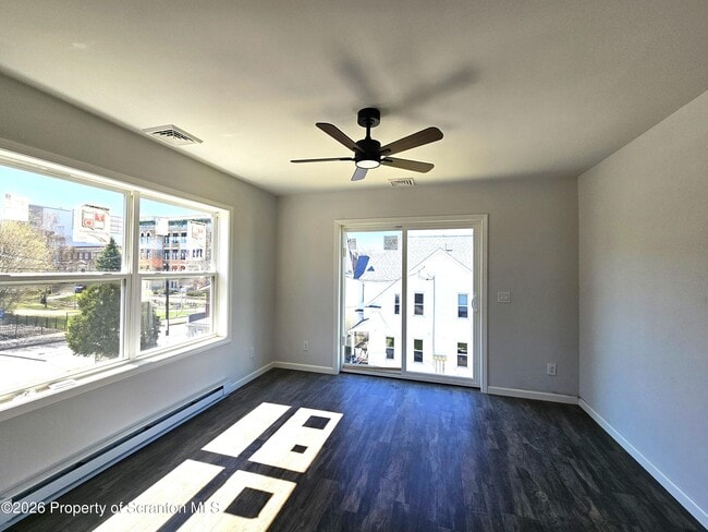 Photo - 609 E Gibson St