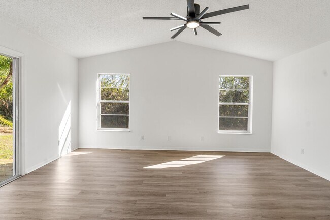 Photo - 1816 14th Ave SW