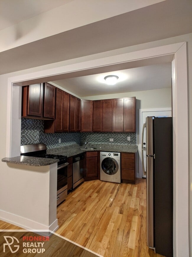 Photo - 3519 N Racine Ave Unit 1