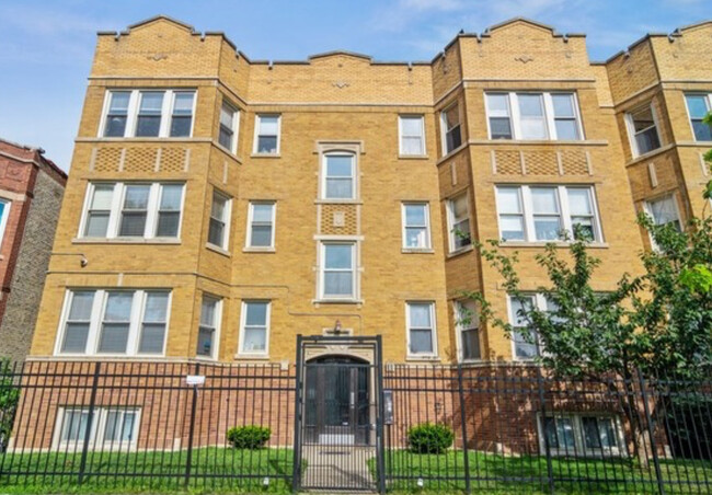 Photo - 1903 N Harding Ave Condo Unit 1