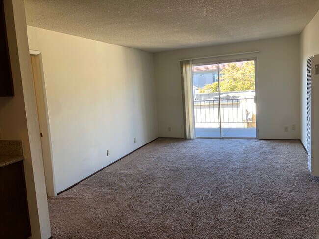 2405 Fulton St