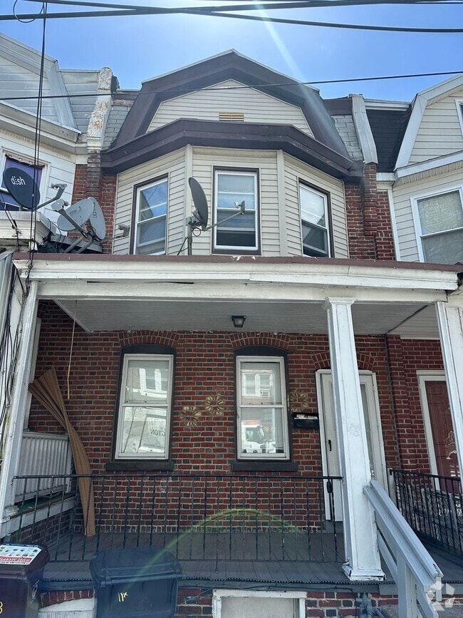 Building Photo - 3 Bed, 1 Bath Townhome