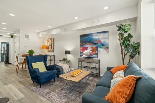 Photo - 2010 S Beechwood St