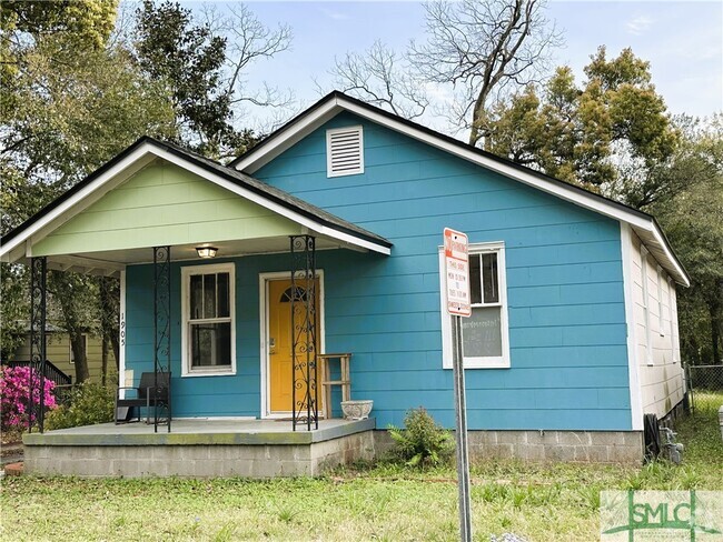 Building Photo - 1905 Harrison St Rental