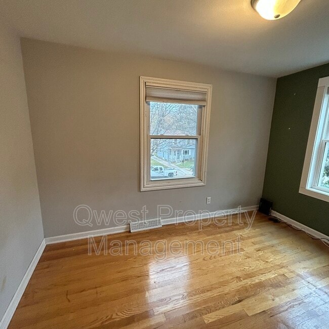 Photo - 1532 Sylvan Ave SE