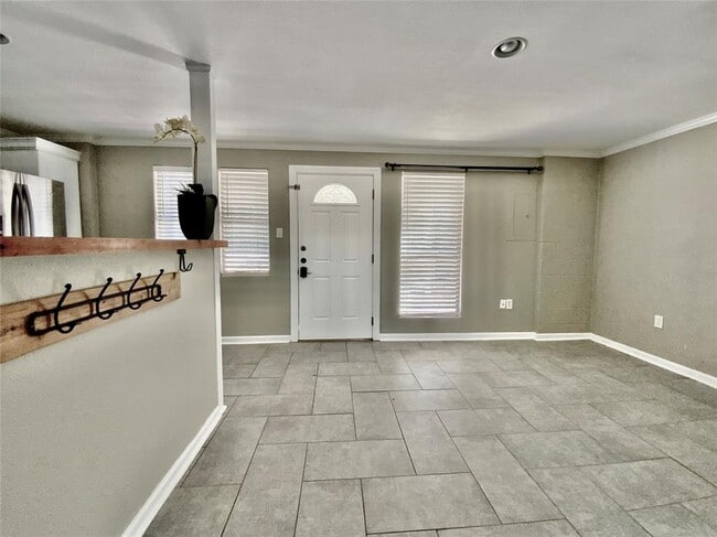 Photo - 2704 Palomino Dr