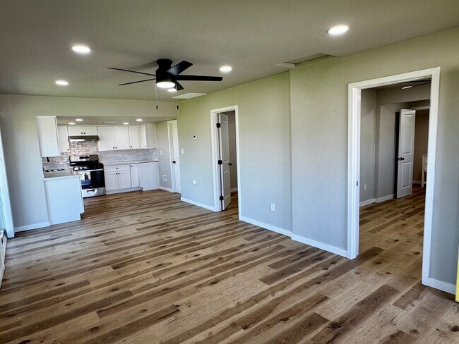 Photo - 1176 W Maple St
