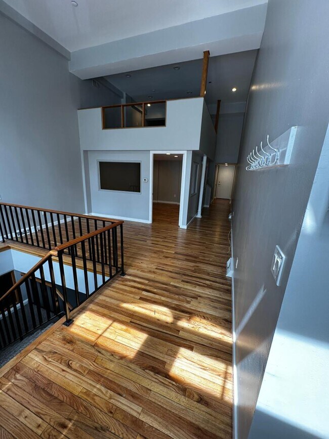 Building Photo - 107 Arch St Unit 1E Rental
