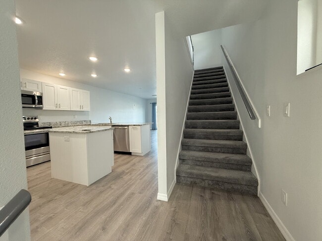 Photo - Waterfront 3 bedroom townhome with dock!