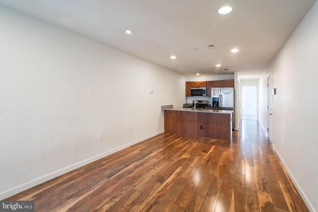 Building Photo - 132 S 46th St Unit B Rental