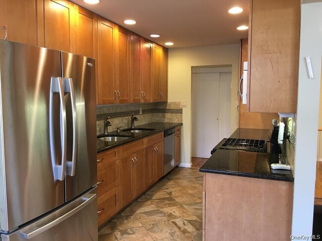 Building Photo - 81 Kearsing Pkwy Unit B