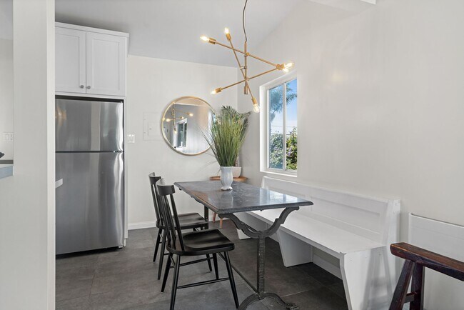 707 - 707 1/2 6th Ave