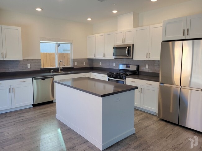Building Photo - MOVE IN SPECIALL!!! $500 OFF FIRST MONTH'S... Rental