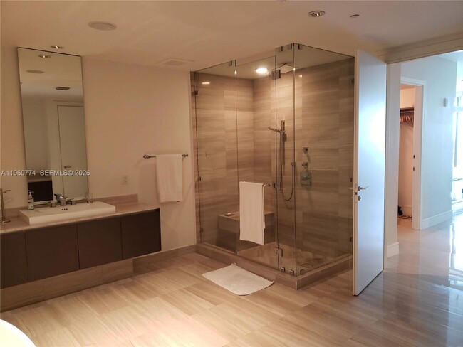 Photo - 3250 NE 188th St Unit 906