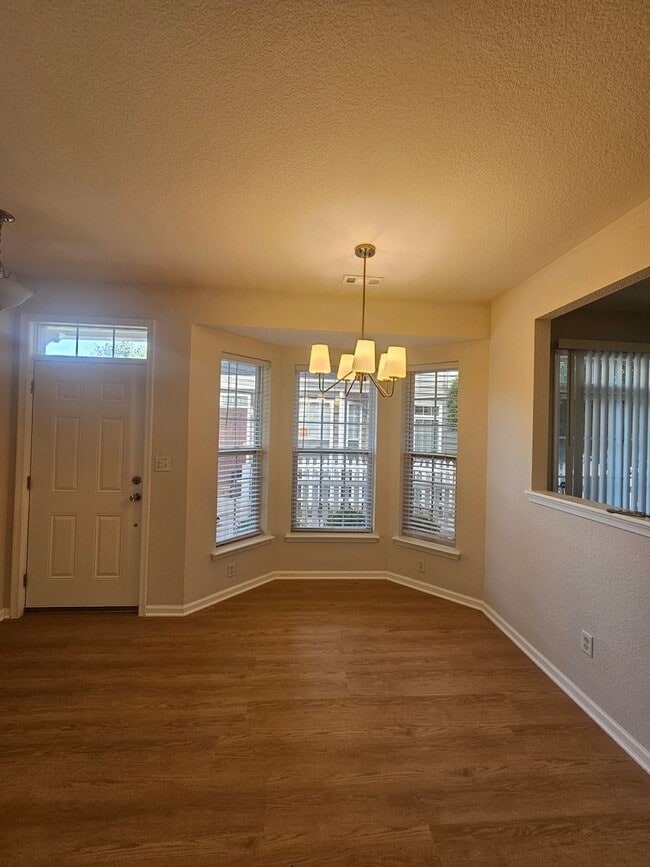 Photo - 604 Teton Cir